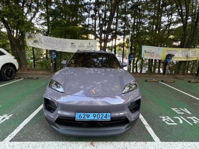2025 Porsche Macan
