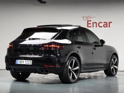 2017 Porsche Macan
