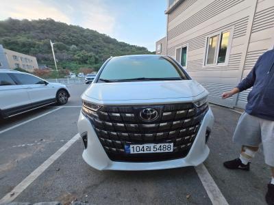 2025 Toyota Alphard