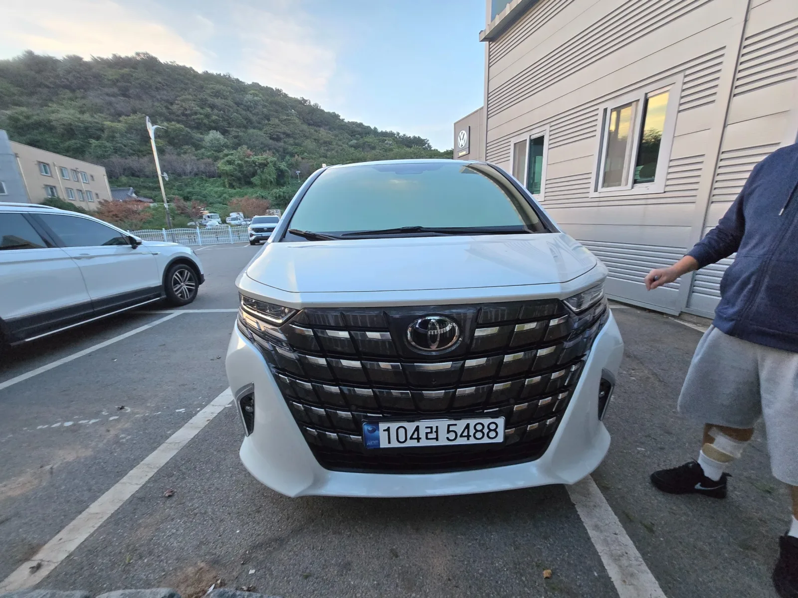 2025 Toyota Alphard