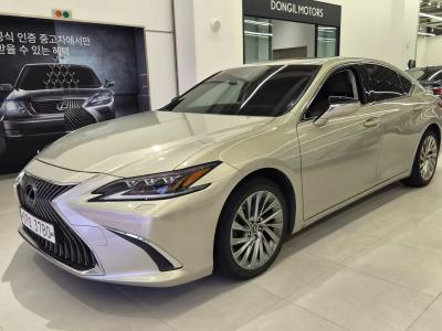 2019 Lexus ES