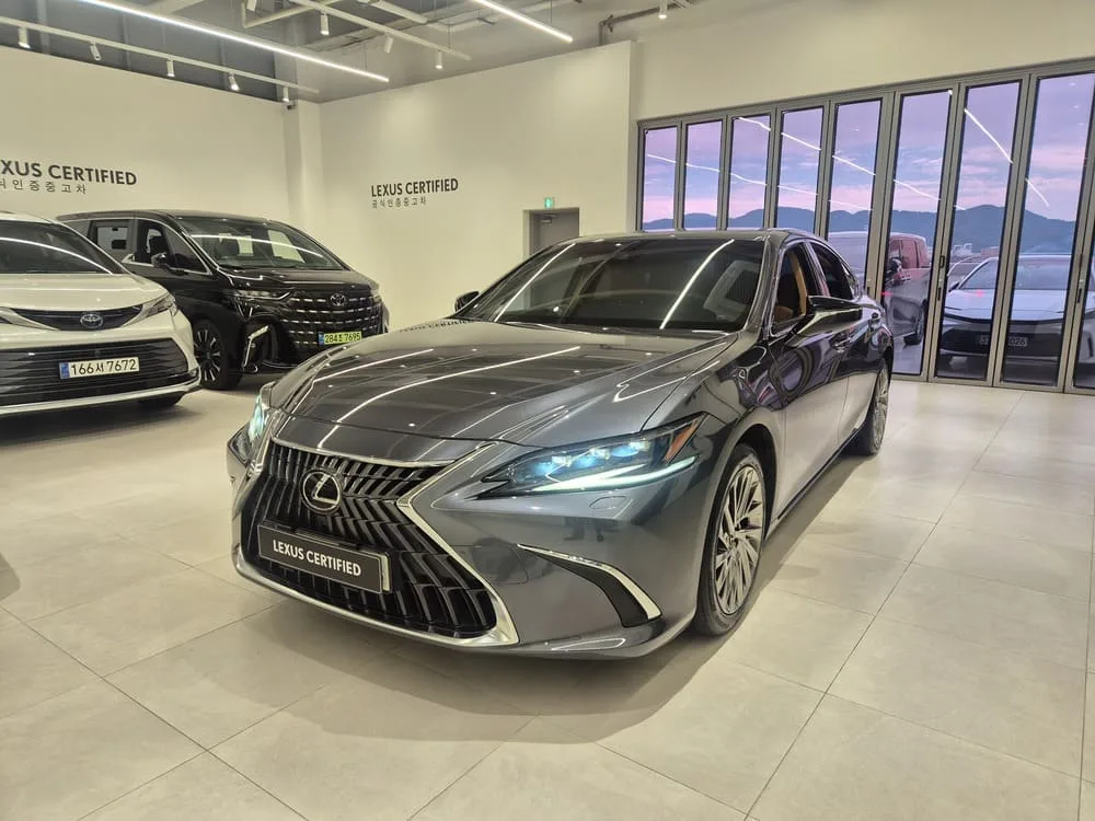 2023 Lexus ES