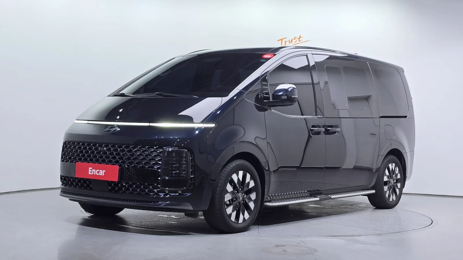 2025 Hyundai Staria