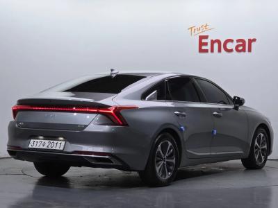 2023 Kia K8