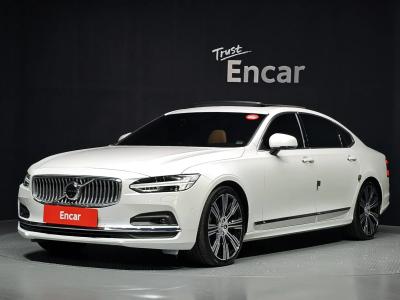2021 Volvo S90