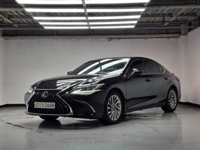 2022 Lexus ES