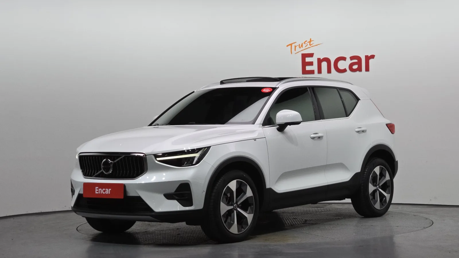 2023 Volvo XC40