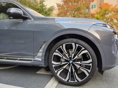 2023 BMW X7