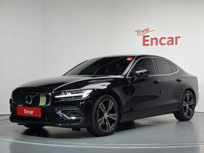 2022 Volvo S60