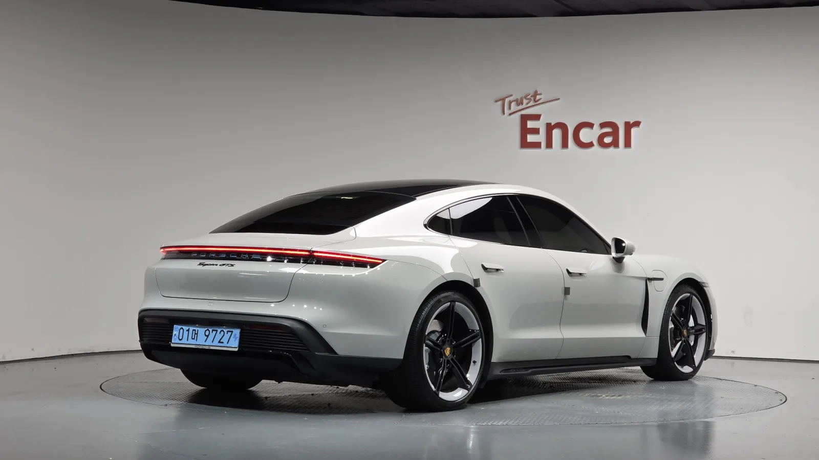 2023 Porsche Taycan