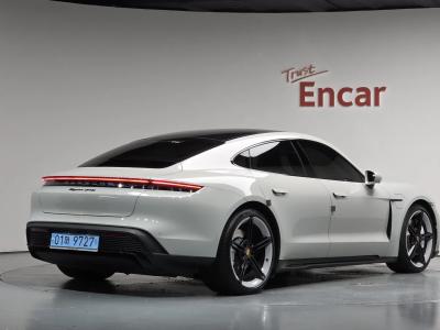 2023 Porsche Taycan