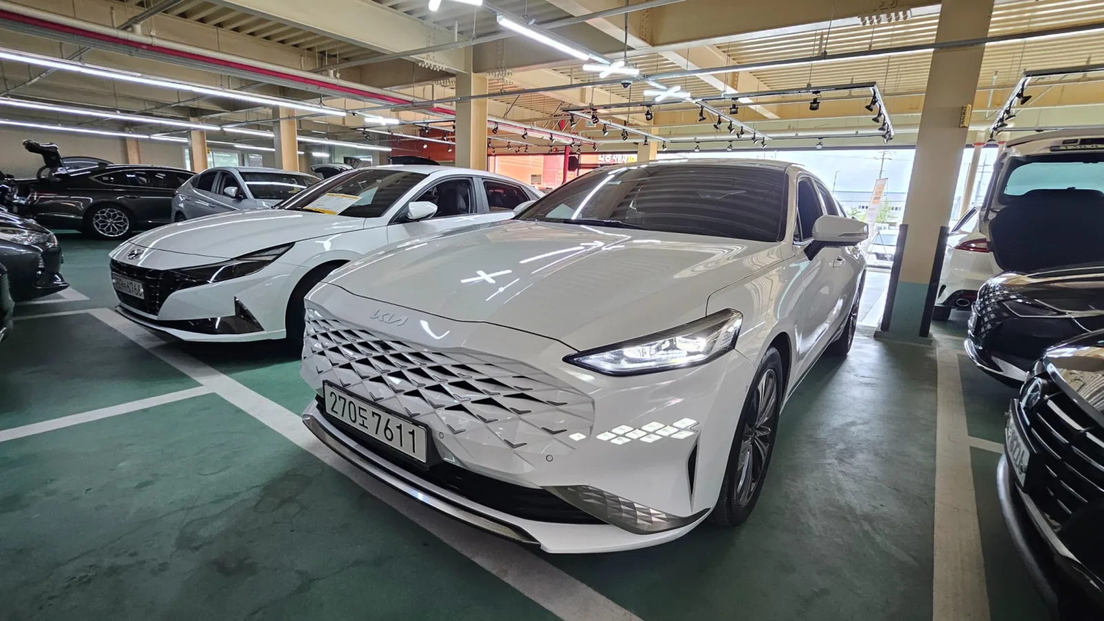 2023 Kia K8