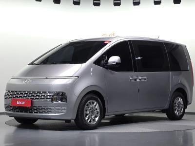 2025 Hyundai Staria