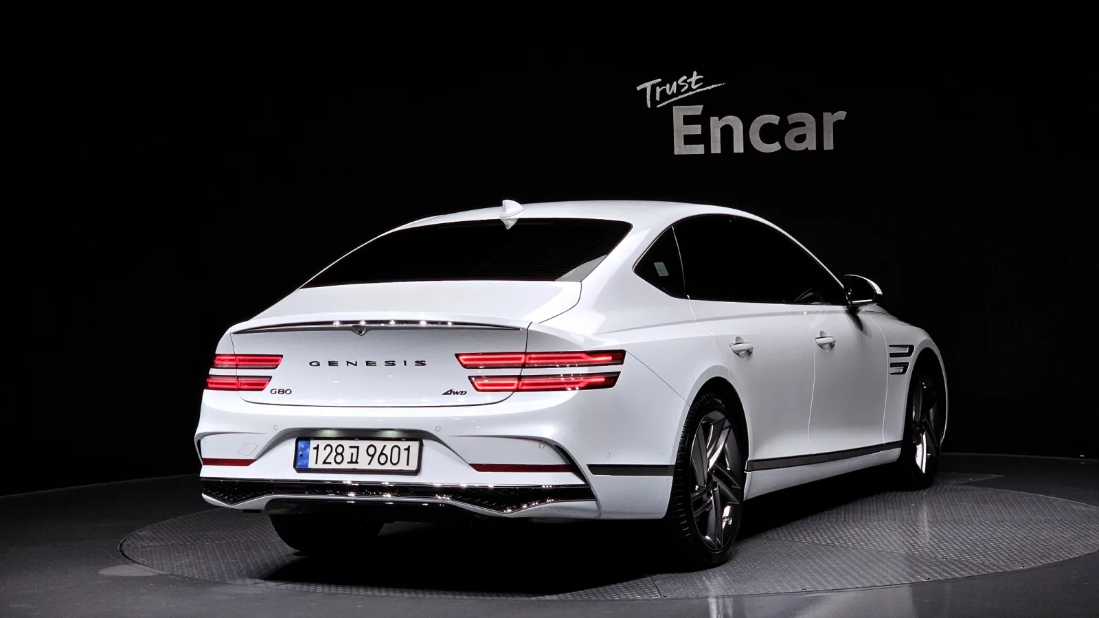 2025 Genesis G80
