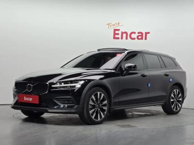 2025 Volvo V60