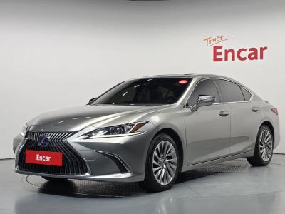 2019 Lexus ES