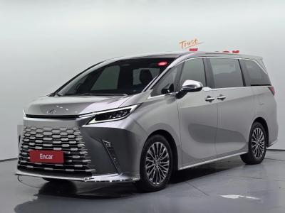 2025 Lexus LM