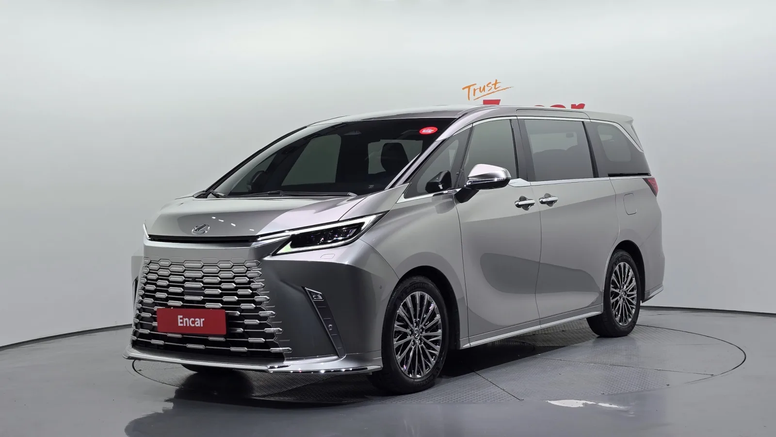 2025 Lexus LM