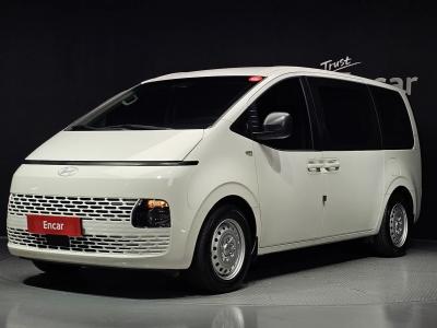 2025 Hyundai Staria