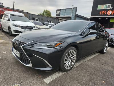 2024 Lexus ES