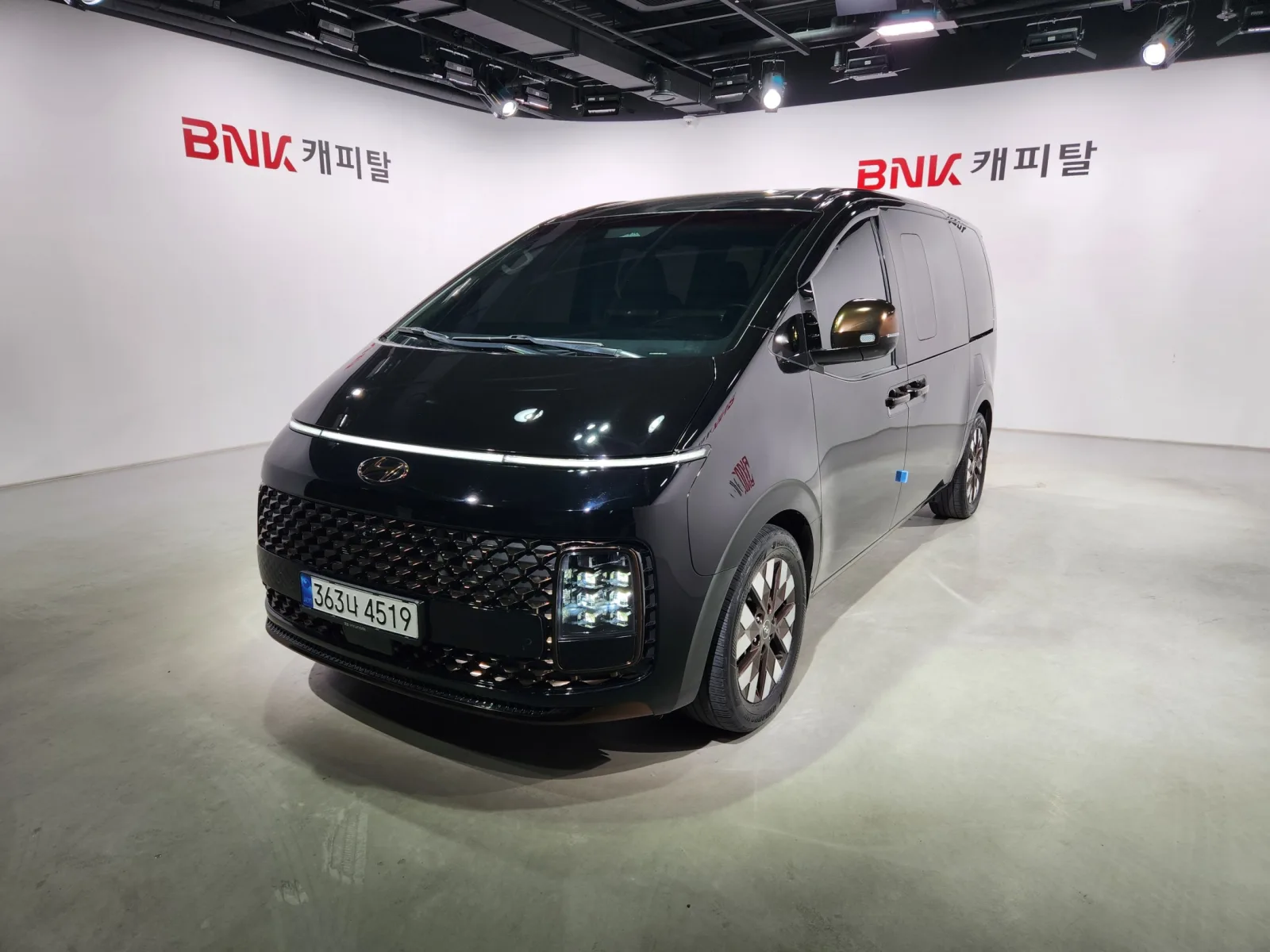 2023 Hyundai Staria