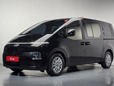 2025 Hyundai Staria
