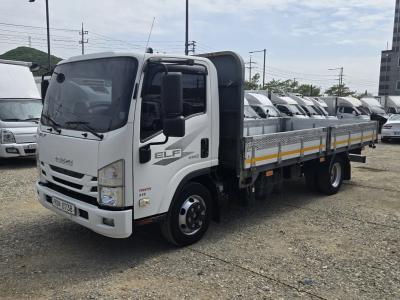 2019 Isuzu Elf