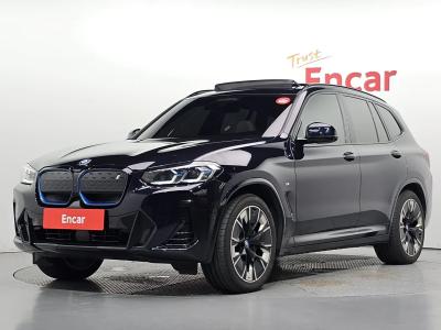2025 BMW iX3