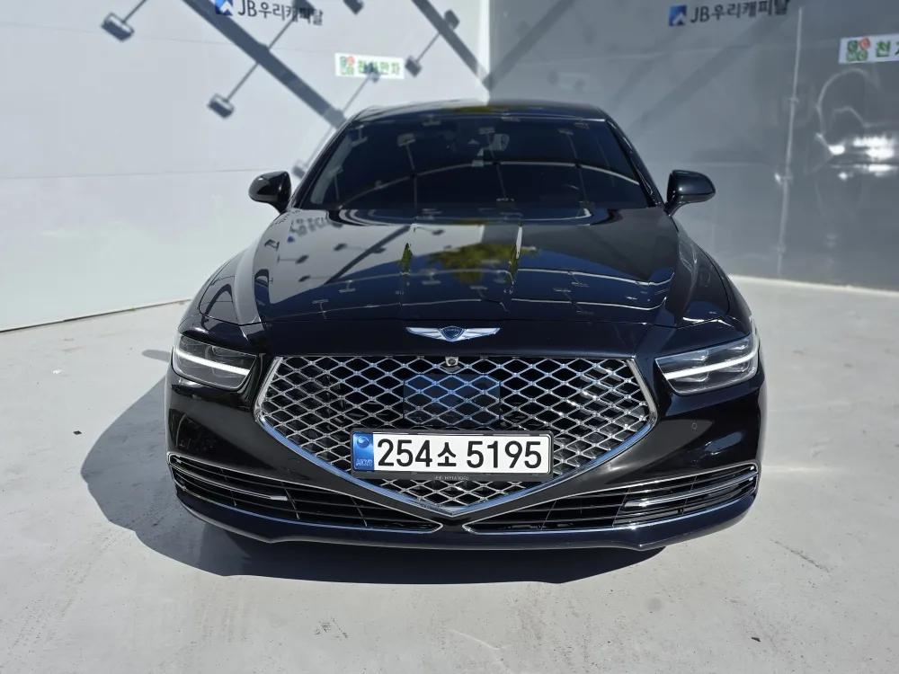 2021 Genesis G90