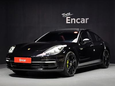 2020 Porsche Panamera