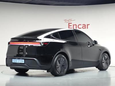2025 Tesla Model Y