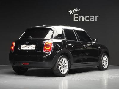 2018 MINI Cooper