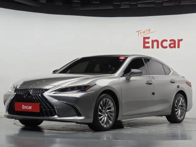 2025 Lexus ES