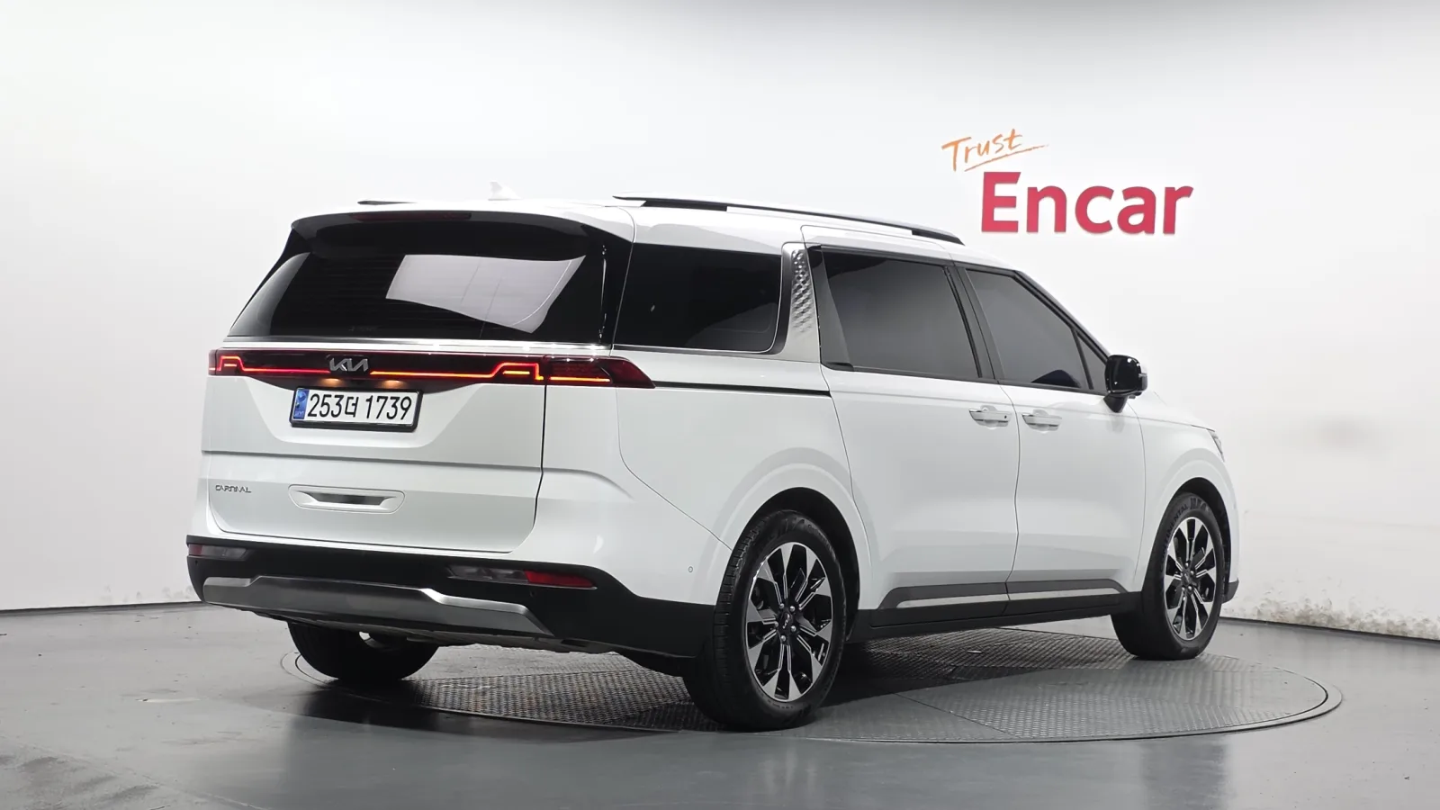 2023 Kia Carnival