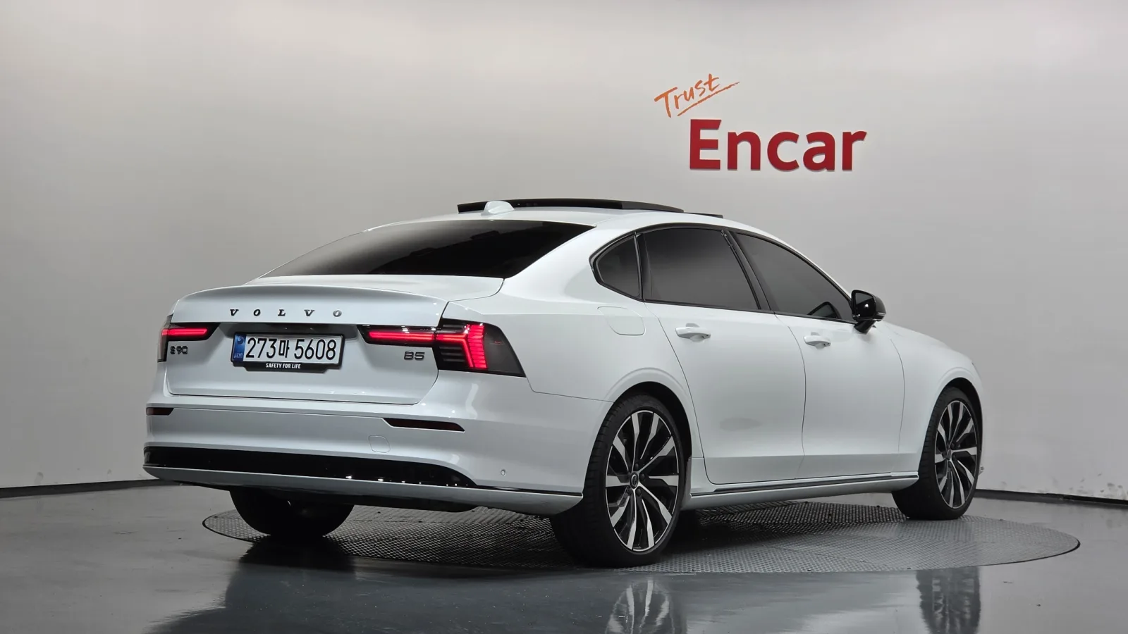 2026 Volvo S90