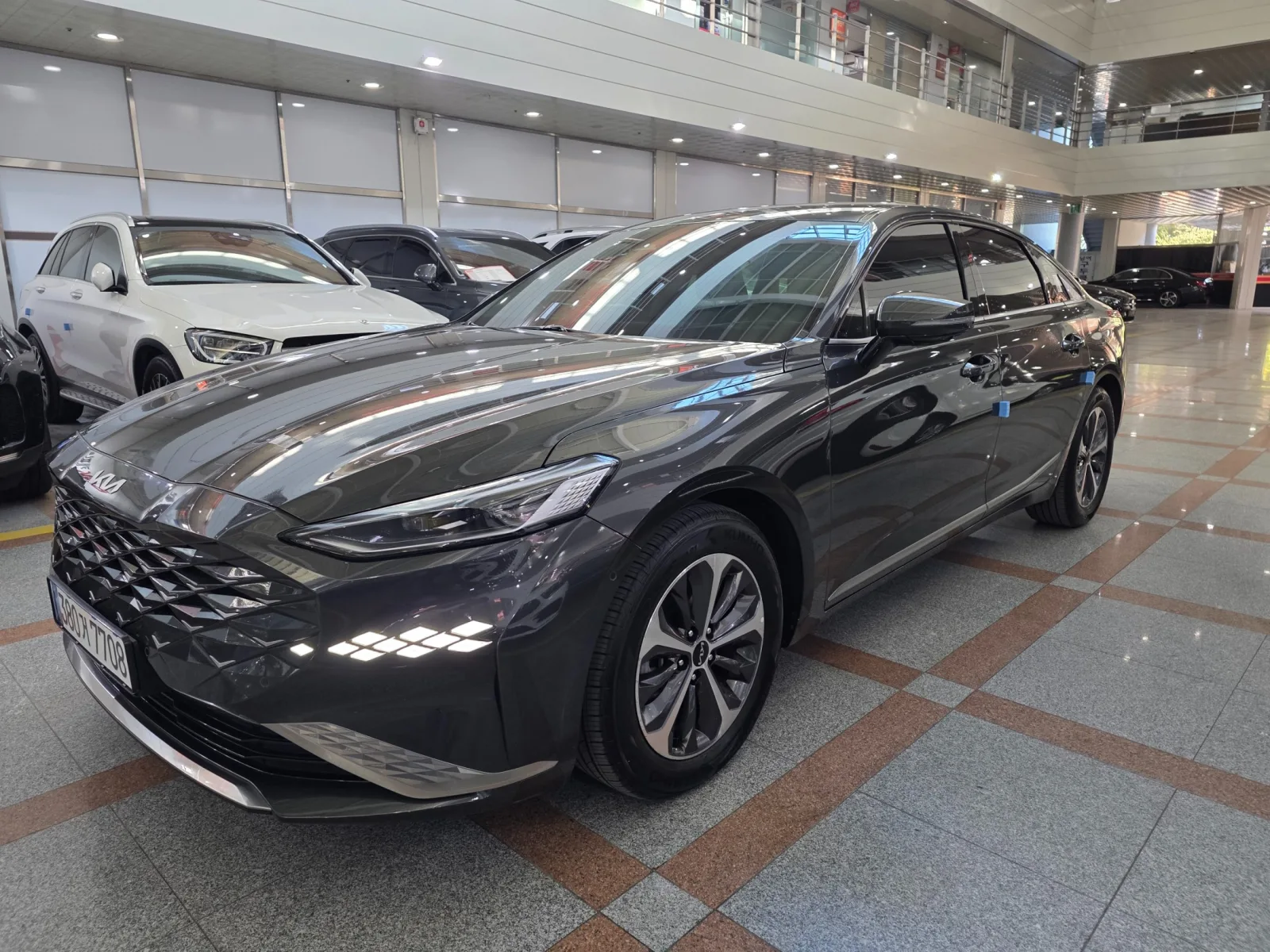 2023 Kia K8