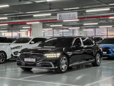 2023 Genesis G90