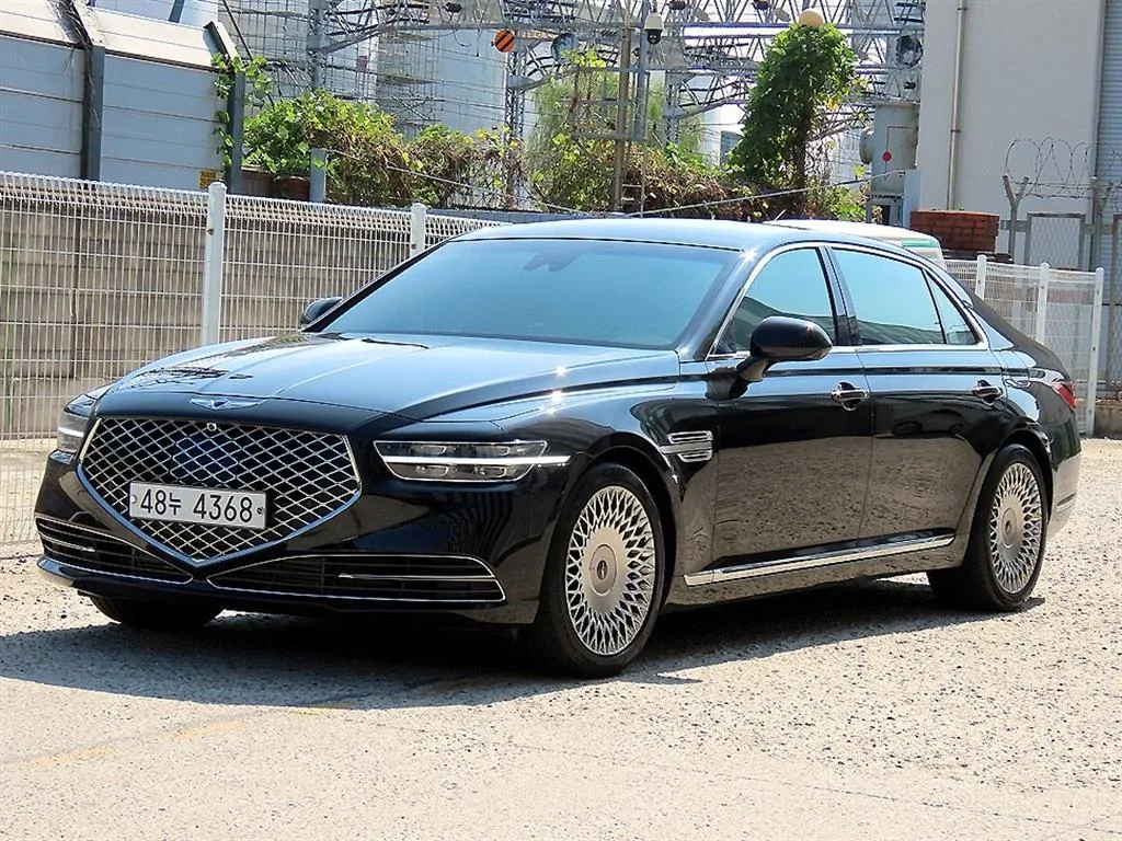 2019 Genesis G90