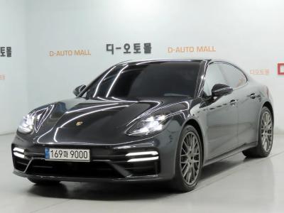 2021 Porsche Panamera