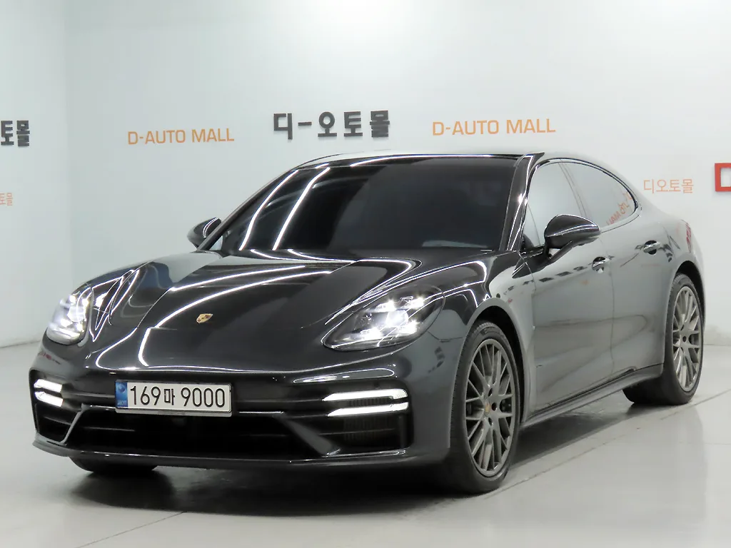 2021 Porsche Panamera