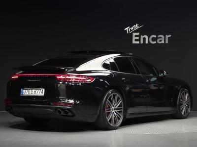 2018 Porsche Panamera
