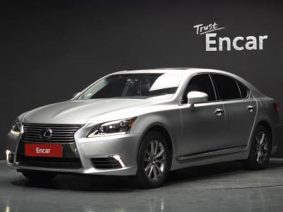2014 Lexus LS