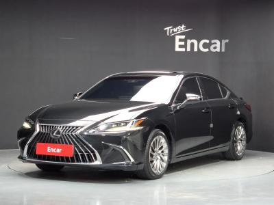2024 Lexus ES