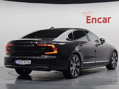 2023 Volvo S90