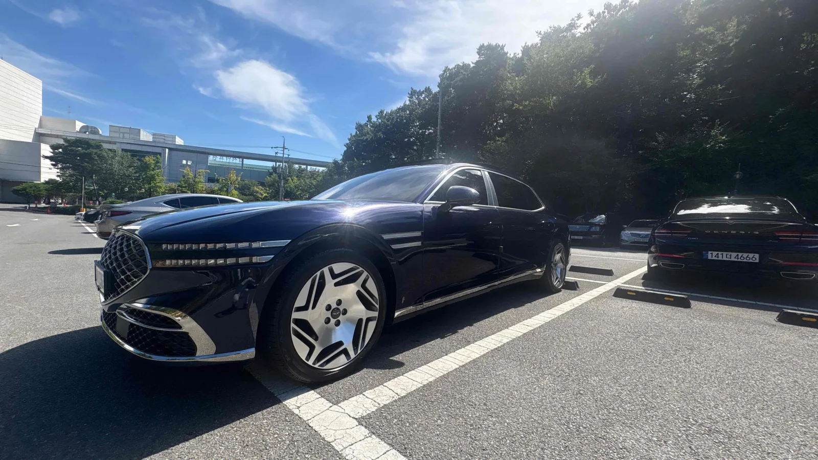 2022 Genesis G90