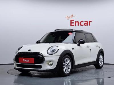 2015 MINI Cooper