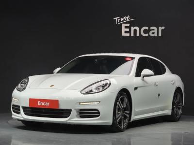 2016 Porsche Panamera