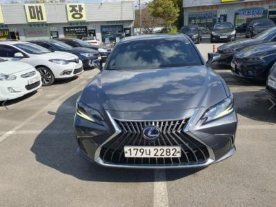 2022 Lexus ES