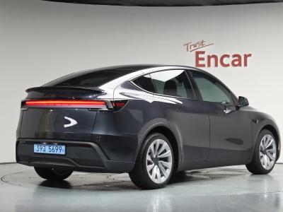 2025 Tesla Model Y