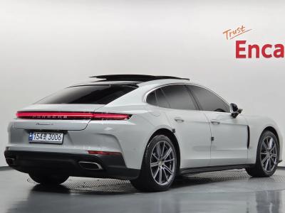 2025 Porsche Panamera